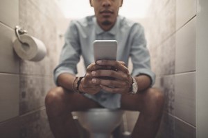 Uber Driver Takes Dump in Passenger’s House, Gives Zero Stars For Lack of Hard Candies and Body Spray