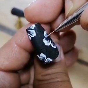 🌹Diseño Flores de Gel con Pigmentos🔥 Aprende a realizar este diseño en la clase completa aquí: https://bit.ly/2OXOFnC Únete a la academia de uñas más grande de Latinoamérica 💅🏼🙋🏻‍♀️ Revisa nuestros cursos: https://gonvarnailsacademy.com #diseñogonvar | Gonvar Nails