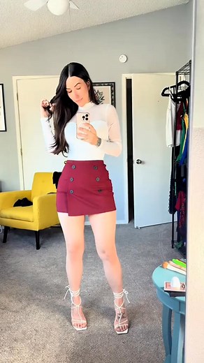 This bodysuit tho 🤍✨ #ootdinspo #fallfashion #bodysuitstyle #bodysuit See more momnextdoor on my other channels👀 https://beacons.ai/cierra.ryan | Ms Cierra Ryan