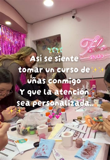 Curso Personalizado de Uñas Acrílicas en Falcon Studio