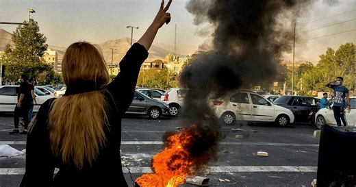 Contro il regime degli Ayatollah il grido delle donne iraniane, in prima linea per un nuovo Iran