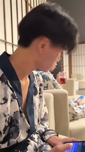 RT @xtxnxnxcx3: Happy 1 year anniversary to this video!!!🎉🎉🎉 Happy birth month!🎂 and Happy New Year!🎆Top:@sromoll Btm:@xtxnxnxcx3 Full…