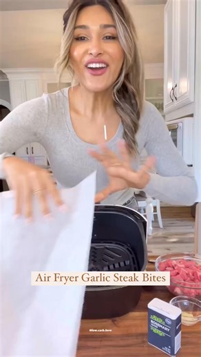 2.7K views · 14 reactions | AIR FRYER GARLIC STEAK BITES!! (20 Minute Meal) ✨✨ Let me know if you want to see more easy air fryer recipes! ⬇️ All you need is: Steak (I’m using New York strip) Salt Pepper Dried Rosemary Worcestershire sauce Avocado oil Garlic butter: Butter Garlic Parsley That’s it! If you’re looking for a quick, easy dinner idea.. this is it! You can serve it with asparagus or some low carb mashed potatoes!❤️ | Recipes of The Day | Facebook