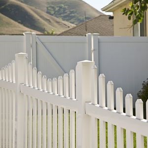 [Hot Item] Plastic Concrete Garden Fence Expandable Handicraft Fence Garden