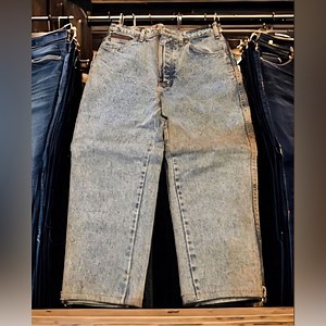 Vintage Bugle Boy Blue Distressed Mens Denim Jeans Size 32 waist & 32 length USA