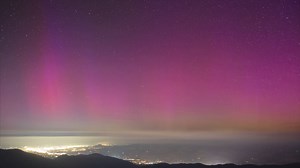 7.4K views · 305 reactions | Last Sunday night during the peak of the Perseids meteor shower we also got a great show of northern lights. I captured it all here from the top of Mount Ashland in Southern Oregon. If you want to check it out in 4K, you can find it on my YouTube channel. Capturing the light in the darkness, Matt #aurora #northernlights #Oregon #roguevalley Mt. Ashland Ski AreaRogueWeather.Com | Matthew Newman Photography | Facebook