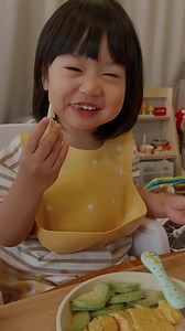 Cherishing a cute and healthy lunchtime with @plaimaisook and the adorable Viners® Toddler Cutlery set. 🍽️👶 A delightful mealtime experience filled with joy and little moments. | Viners