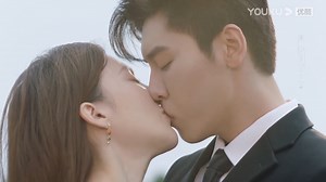 Young CEO forced kiss on girl boss against helicopter when none is around #WhyWomenLove #不会恋爱的我们 #金晨 #王子异 #chinesedrama #cdrama #爱情 #甜宠 | 中剧甜甜圈
