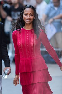 Zoe Saldana es la nueva imagen de los jeans 7 for All Mankind