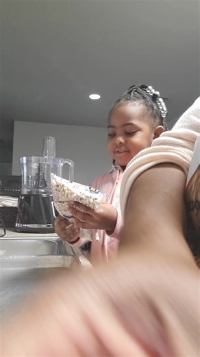 29K views · 899 reactions | Teaching my 4yr old Grandbaby how to pick out the bad peas | Cooking & Chatting With Dirty Sally | Facebook