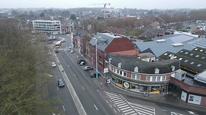 [ LA BOURSE AUX LIVRES, C’EST LUI… ET C’EST VOUS 📚 ] Quelques secondes avec Laurent pour vous présenter la Bourse aux Livres : un lieu où l’on vient chiner, fouiller, découvrir… et toujours repartir avec un (ou plusieurs 😅) livres sous le bras 📖 Mais ce n’est pas tout 👀 🎉 Une surprise se prépare en semaine 35 pour célébrer les 35 ans de la Bourse aux Livres… et autant dire qu’on ne fait pas ça tous les jours 😏 Restez bien attentifs, on vous en dit très vite plus 👋 À très bientôt en boutiq