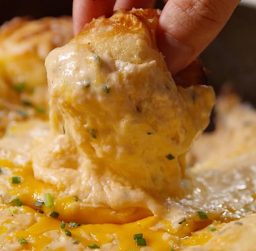 Prepare for your friends to fight over this Pretzel Beer Cheese Dip. Full recipe: http://dlsh.it/ZrzFYBF | Delish
