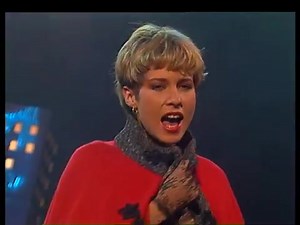 Anya - Moscow Nights 1985 Moscow Nights van Anya komt op 1 februari 1986 binnen op negentien in de Nederlandse Top 40. Deze single bereikt de achtste plaats. Anya Major is een Brits fotomodel dat deze single heeft kunnen opnemen dankzij haar vertolking van de Russische douanebeambte Nikita in de gelijknamige videoclip van Elton John. | Oldie video's on line