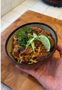 Sesame Peanut Chicken Noodles — Easy Recipe in Bio
