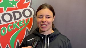 Försäsongen går in i sitt slutskede inför SDHL-premiären! ⚔️ Om Andrea Brändli har något särskilt på schemat innan nedsläpp i Gävle i morgon? ”Nej, jag är ingen sån galen målvakt” 😄 Se hela intervjun i MoDo Channel: https://solidsport.com/modochannel/watch/braendli-infoer-genrepet | MoDo Hockey