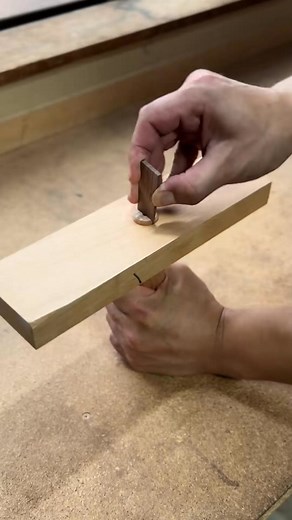 Cut a split wedge groove in a round tenon. - 7407062077145173255_fix_001 #woodworkingt... #woodworking | Willow Wagne