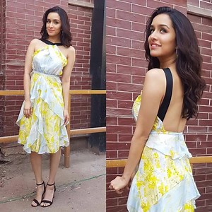 Shraddha Kapoor's trendy wardrobe for the promotional events of #HalfGirlfriend is too hot to handle ! | Zoom TV
