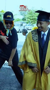 16K views · 94 reactions | G-Dragon?‍♂️ G-Bidin! ‍♂️ Bidin mendunia di hari konvokesyen guys  Fuh! Lain macam dance #Power @bidinalzaifa dengan Graduan-Graduan yang baru habis konvo tu! Sampai ke tar dance nye 藍 Apa-apa pun, tahniah guys yang dah tamatkan zaman belajar dan selamat menempuh alam kedewasaan  #HotFM #HotSquad #YangHangatDanTerbaik #RadioNo1 #KJjadiDJ | Hot FM | Facebook