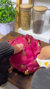 2.6M views · 18K reactions | Anak tetangga sampe bolak balik datang karena beli dagangan aku #eskrim #buahnaga #resepmudah | Diahh Dps Masak | Facebook