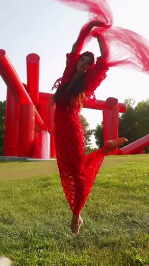 Striking a pose in front of modern art, where bold meets beautiful. 🟥✨ #UrbanArt #ArchitecturalMarvel #ModernDesign #sewersoffacebook👗✂️ | Ashley Salazar