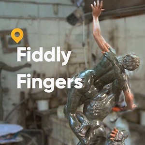 Sculpting fingers is fiddly business - but so mesmerising! 💅 | Quest