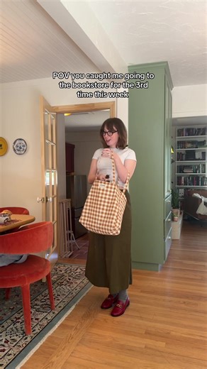 just my tote bag and a dream 📚 #booklover #booktok | booktok