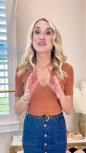 53 reactions | EDIT your wardrobe! Stop letting those clothes hold...