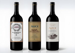 [Hot Item] Custom UV Printing Hot Stamping Red Wine Label for Whisky Brandy Vodka