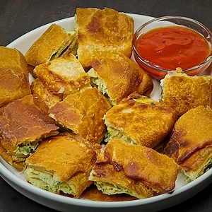 104K views · 558 reactions | Mughlai Paratha Recipe | Crispy Fried Snacks Recipe | Corner Cooks | Facebook