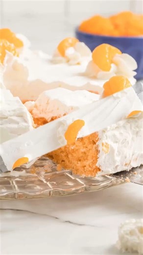 Orange soda cake? Just mix soda & cake mix! Easy peasy lemon squeezy 🍊🎂 #SodaCake #TooLazyToBake #summer #baking #easyrecipes #sogood #fbreelsfypシ゚viralシ #fbreels #instagramreels #orangesoda #twoingredients | MidgetMomma.com