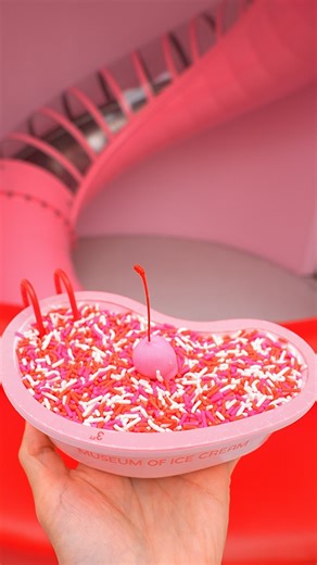 When life gives you sprinkles, make a sundae out of it! #IceCreamDiet #IceCream #IceCreamCone #Sprinkles #MuseumOfIceCream #MOICMoments #SprinklePool #SprinklePoolSundae | MUSEUM OF ICE CREAM