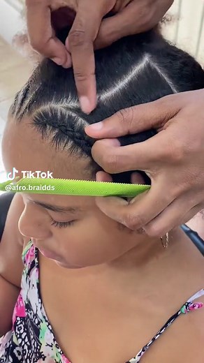 Tranças Nagô Frontal: Ideias e Estilos para Cabelos Crespos