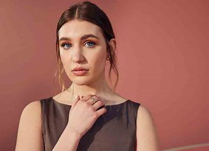 VIDEO EXCLUSIVE: Sophie Nelisse On How She Prepared For Her Role In 'Irena's Vow' - uInterview