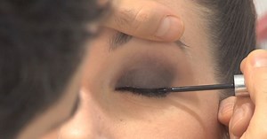 Vidéo maquillage : comment faire un smoky-eye ?