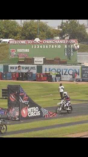 Double grab helicopter…a new old one for me 😉 📷 Diggity Films | Adam Michael Jones