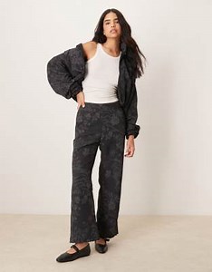 Nike - MDC - Ensemble veste et pantalon ample en jacquard à fleurs - Noir et gris | ASOS