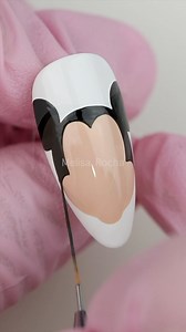 390K views · 11K reactions | Uñas de Minnie Mouse con Micropintura ✨ Nail Art Materiales: -Gel Polish (varios tonos) -Gel Polish Love Kiss 092 (blanquecino) -Gel Polish Crystalline Varios tonos (esmalte semipermanente vitral) -Gel Painting Óleo White -Gel Painting Óleo Fiusha -Gel Painting Chroma Silver -Top Matte -Top Coat | Melisa Rocha | Facebook