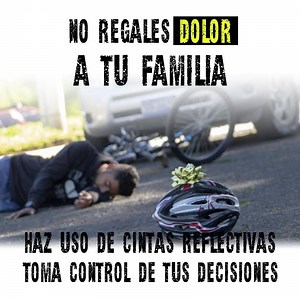El uso de cinta reflectivas permite mejorar la visibilidad en momentos de poca luz, recuerda en estás fiestas no regales dolor a tu familia. #SeguridadVial | CONASEVI