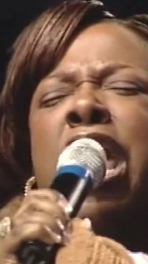 Beverly Crawford 🙌🏼🔥 @beverlycrawfordthesinger #GospelWorld #gospel #gospelmusic #musicagospel #music #musica #musique #worship #beverlycrawford #presenceofthelord | Gospel World