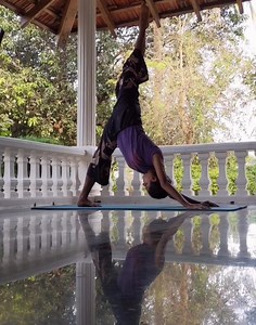172K views · 64 shares | Morning stretch  . #reflection #stretching | Shakti Mohan | Facebook