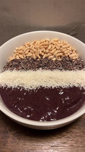 In the @vitamix: ACAI ROOTS Frozen puréed packets, 2 bananas, Frozen blueberries, JOCKO FUEL mölk… Toppings: @navitasorganics cacao nibs, @edwardandsons unsweetened shredded coconut, @naturespathorganic rice puffs. Sooo ‘ono!! 🤯🤯 Mahalo nui 🙏🏽💜🤙🏽Who wants to try? | Craig Hanaumi