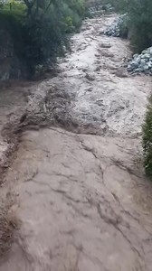 17K views · 123 reactions | Se reporta aumento del caudal en el río Burgay, solicitamos no acercarse a las riberas por el peligro que este puede ocasionar. Video: Cortesía Pepe Calle González | Biblián Virtual | Facebook