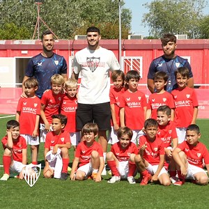 ¡Apúntate a la Escuela Antonio Puerta! ⚪🔴⚽ 🔗 bit.ly/4dlb8Rq | Sevilla FC
