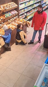 Touching act of kindness in a shop | Fabiosa Australia