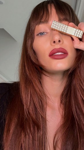 chandler bailey tootoo on Instagram: "lip layering some bold colors for fall @valentino.beauty #valentinobeauty"