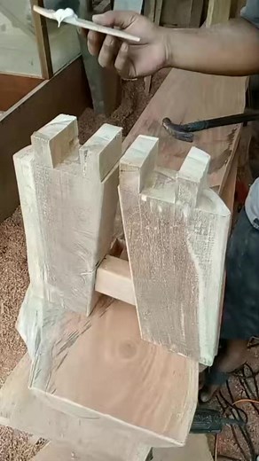 The process of installing bench legs from solid wood. #woodworking #woodwork #diy #crafts #usareels #reelsusa #usa #carpentry #carpenter | Masykur