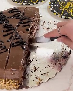 Cutting cake hack | Outfit Anatomy
