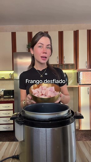Frango desfiado fácil e gostoso em 20 minutos