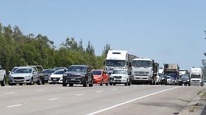 Serious incident closes lanes of M1