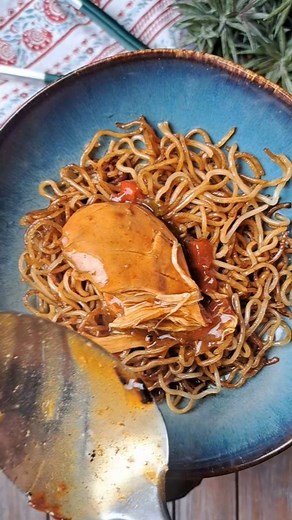 1.6K views | ❤️Slow cooker sweet chilli Chicken ❤️ It must be the...